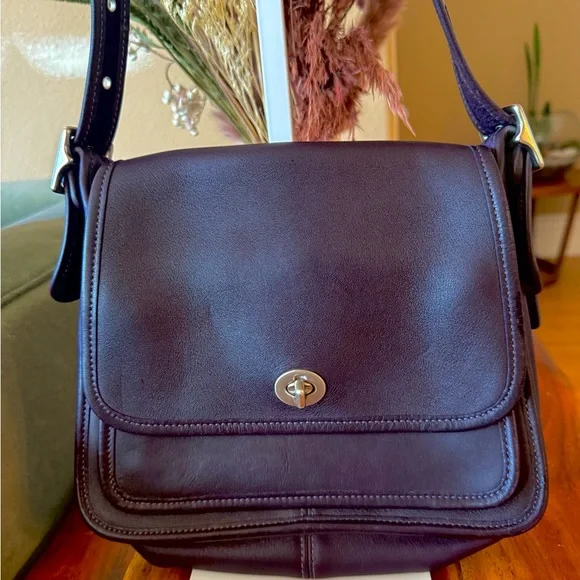 Vintage Coach Rambler Legacy Bag in excellent condition. - Picture 1 of 7